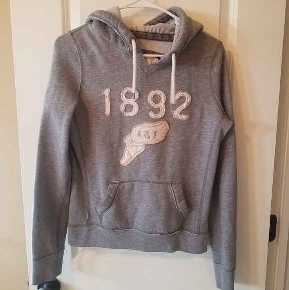 Abercrombie & Fitch Tops - Abercrombie & Fitch hoodie